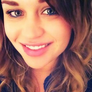 Meet your Posher, Caitlin